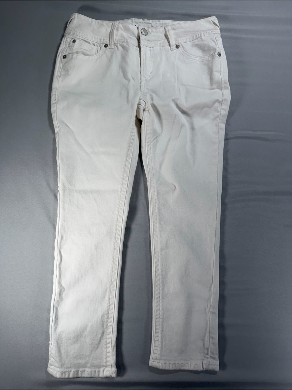 WallFlower Luscious Curvy White Jeans Juniors Size 7 Mid Rise Stretch #1016